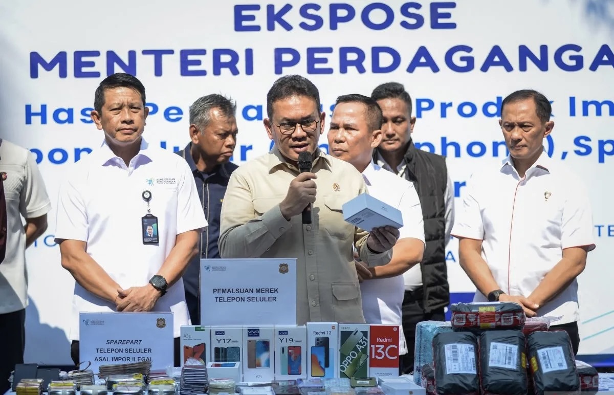 Rugikan Negara Rp17,6 Miliar, Pabrik Perakitan Ponsel Ilegal Ditutup